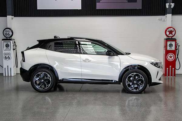 2025 Alfa Romeo Junior Ibrida