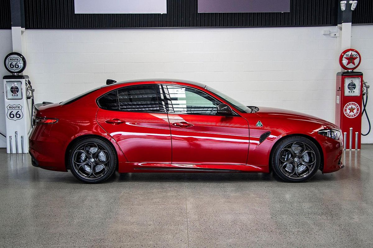 2025 Alfa Romeo Giulia Quadrifoglio Super Sport Series 5