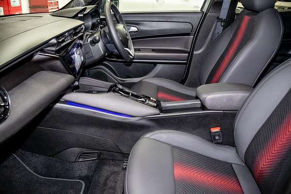 2025 Alfa Romeo Junior Ibrida