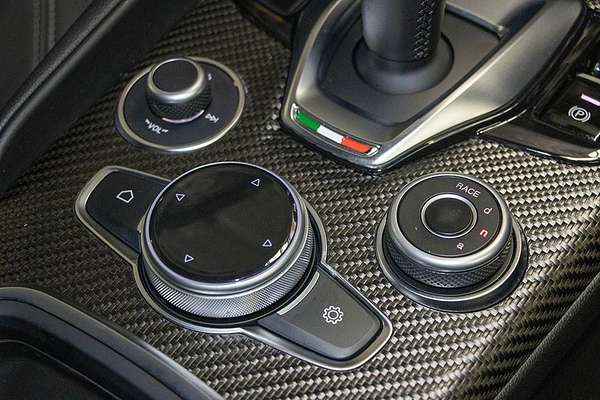 2025 Alfa Romeo Giulia Quadrifoglio Series 5