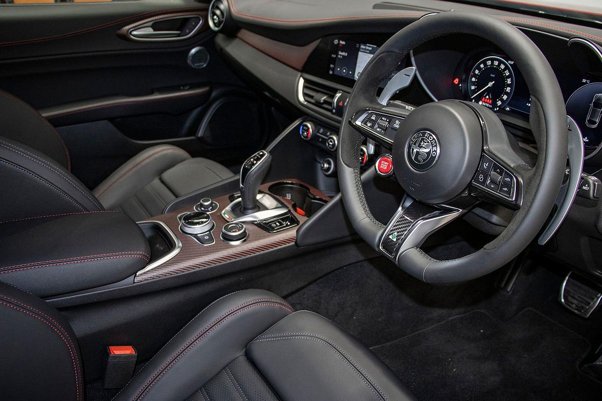 2025 Alfa Romeo Giulia Quadrifoglio Super Sport Series 5