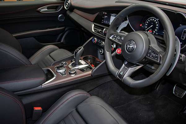 2025 Alfa Romeo Giulia Quadrifoglio Super Sport Series 5