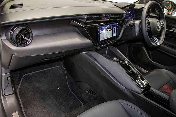 2025 Alfa Romeo Junior Ibrida