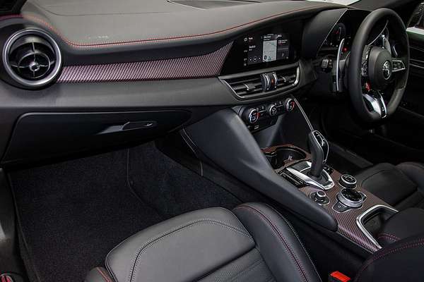 2025 Alfa Romeo Giulia Quadrifoglio Super Sport Series 5