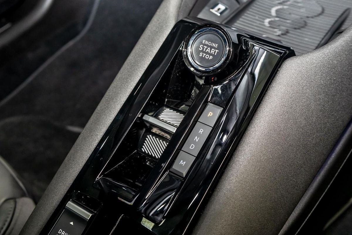 2025 Alfa Romeo Junior Ibrida