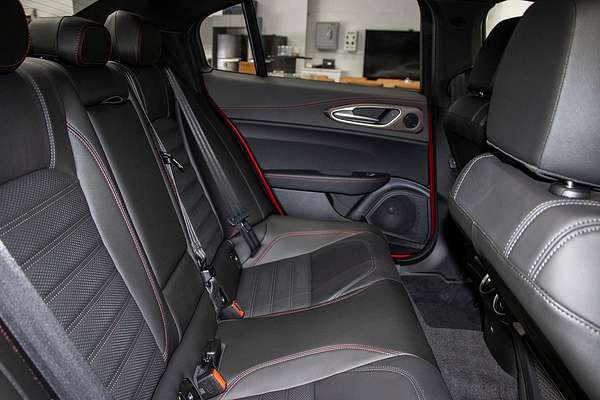 2025 Alfa Romeo Giulia Quadrifoglio Super Sport Series 5