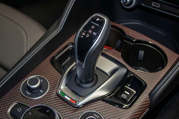 2025 Alfa Romeo Giulia Quadrifoglio Super Sport Series 5