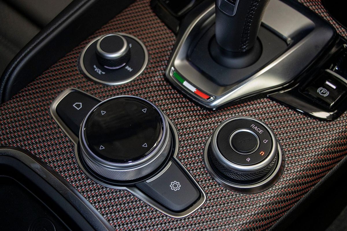 2025 Alfa Romeo Giulia Quadrifoglio Super Sport Series 5