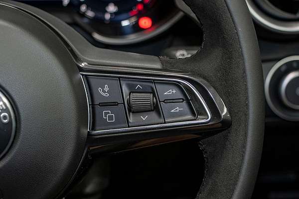 2025 Alfa Romeo Giulia Quadrifoglio Super Sport Series 5