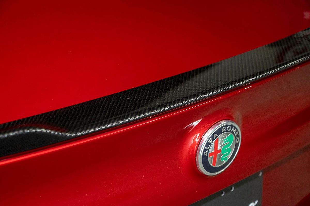 2025 Alfa Romeo Giulia Quadrifoglio Super Sport Series 5