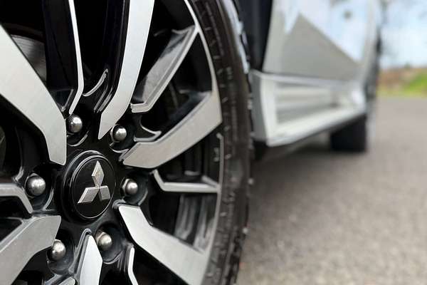 2019 Mitsubishi Pajero Sport GLS QE