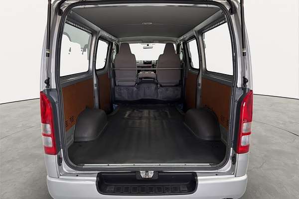 2009 Toyota Hiace