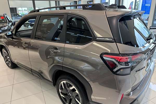 2025 Subaru Forester Premium S6