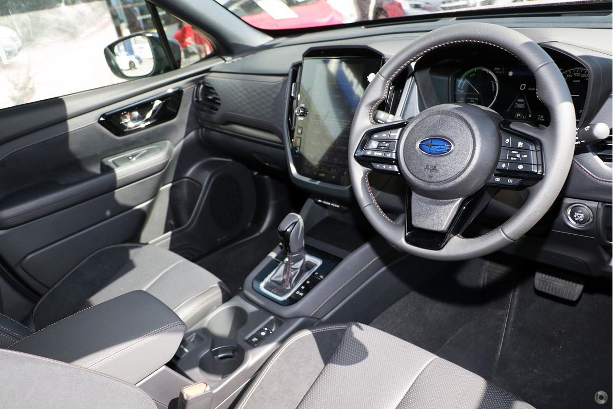 2025 Subaru Forester Hybrid Touring S6