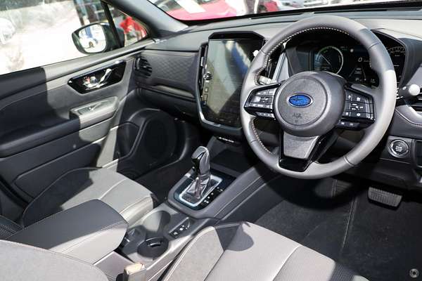 2025 Subaru Forester Hybrid Touring S6