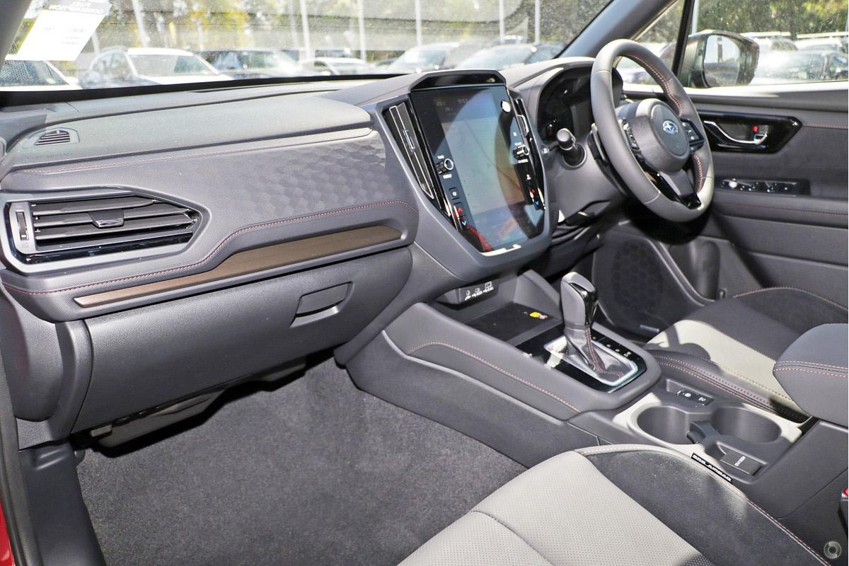 2025 Subaru Forester Hybrid Touring S6