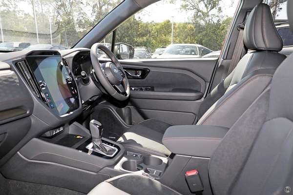 2025 Subaru Forester Hybrid Touring S6