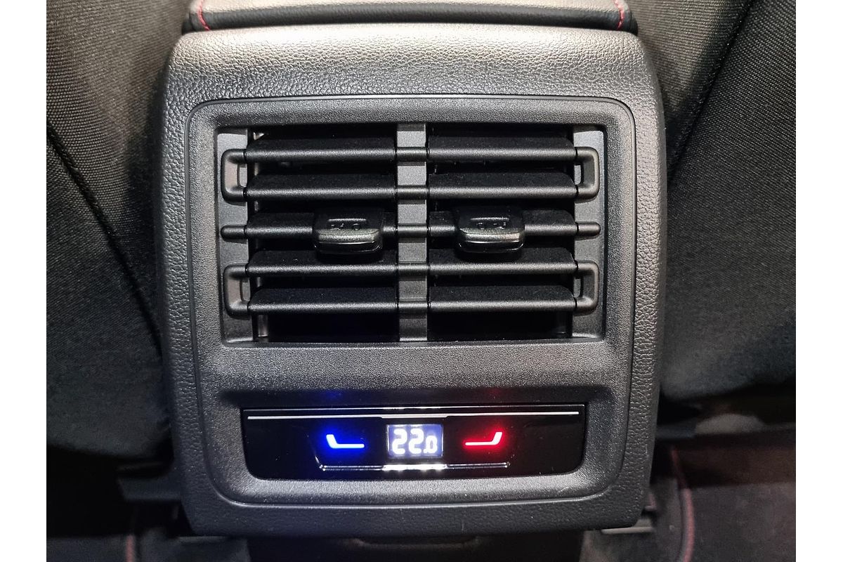 2022 Volkswagen Golf GTI 8