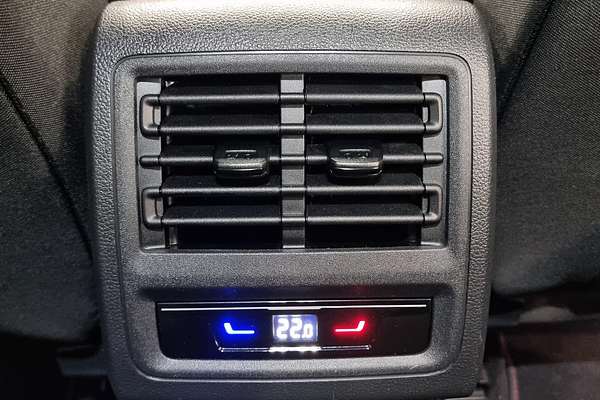 2022 Volkswagen Golf GTI 8