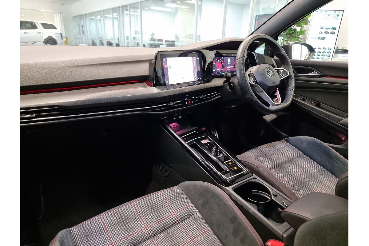 2022 Volkswagen Golf GTI 8