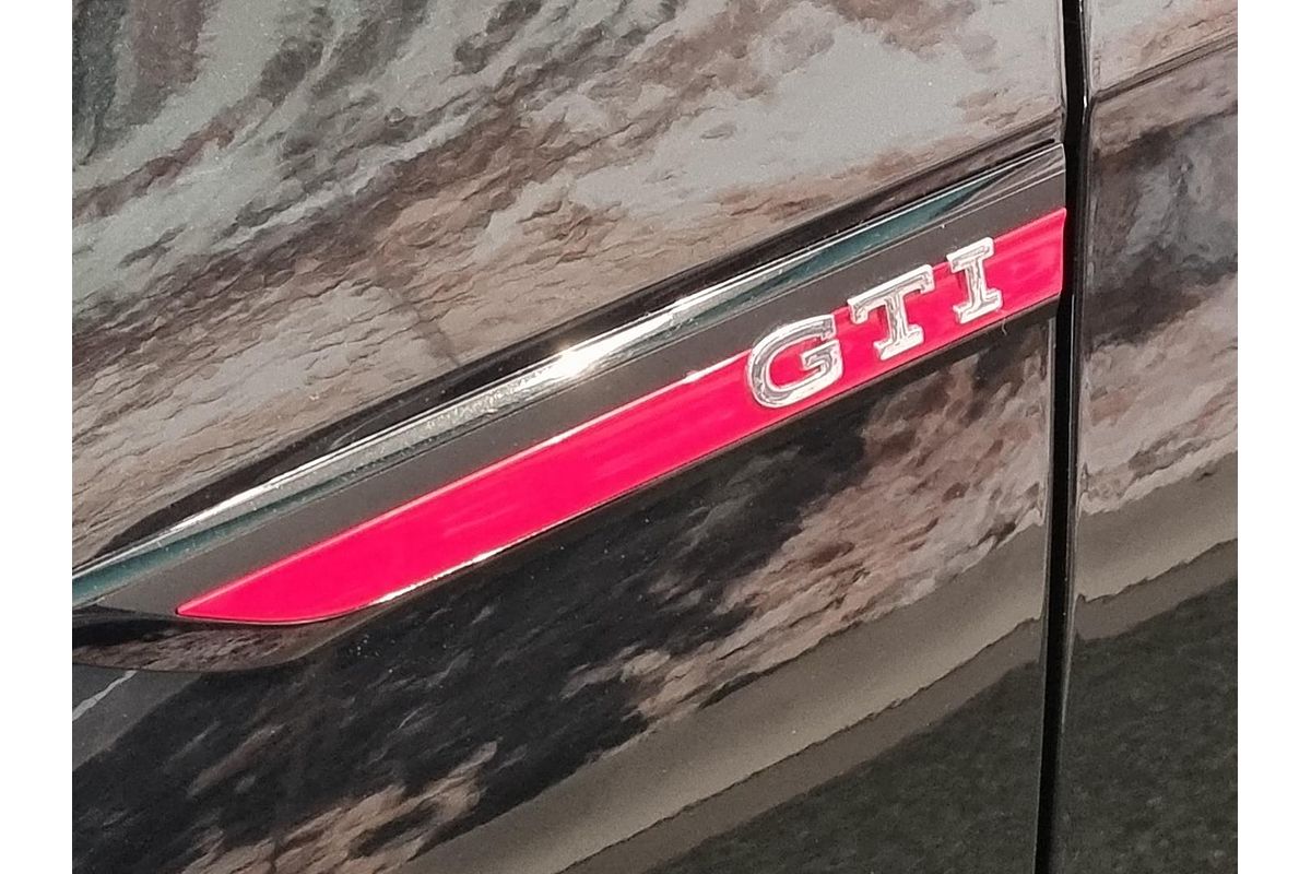 2022 Volkswagen Golf GTI 8