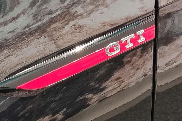 2022 Volkswagen Golf GTI 8
