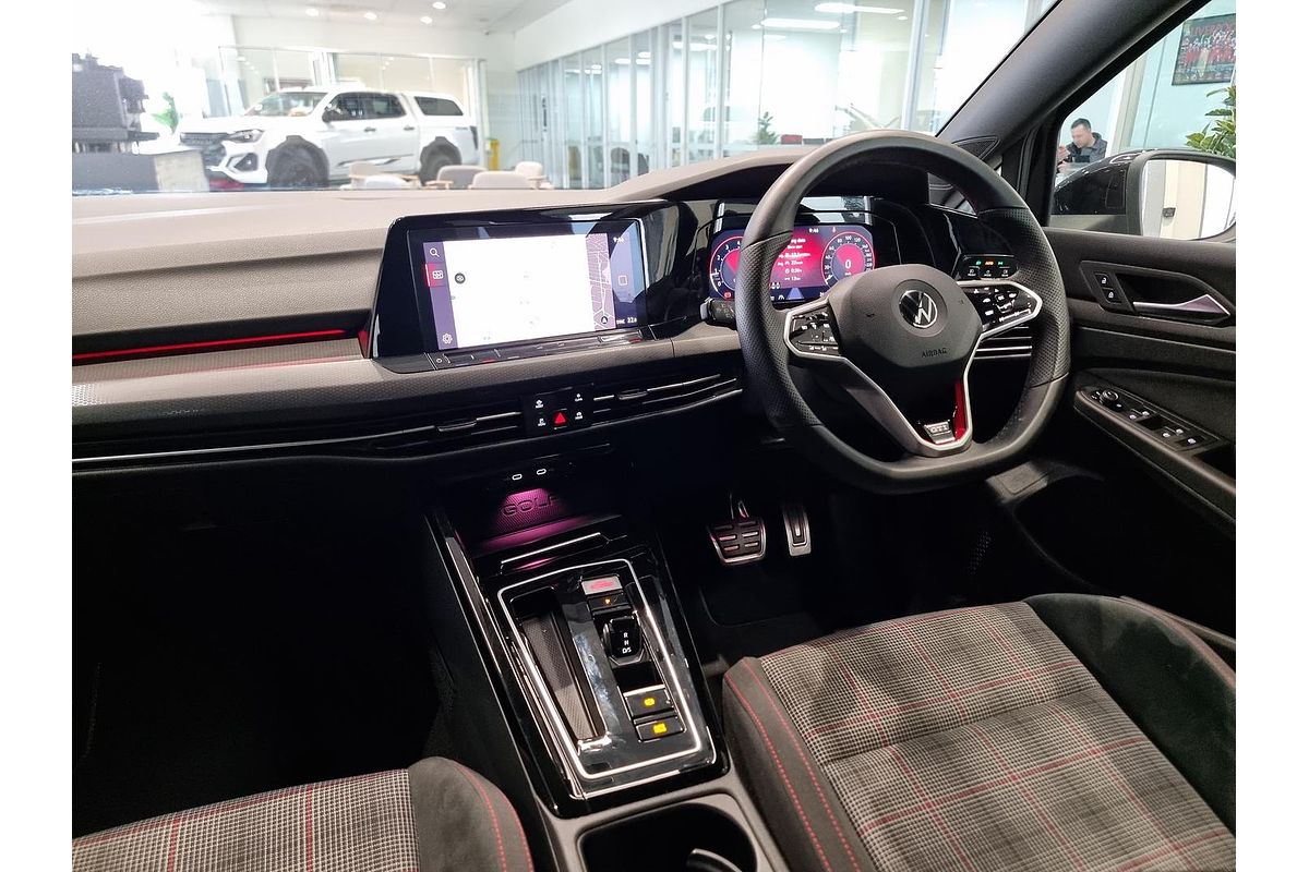 2022 Volkswagen Golf GTI 8