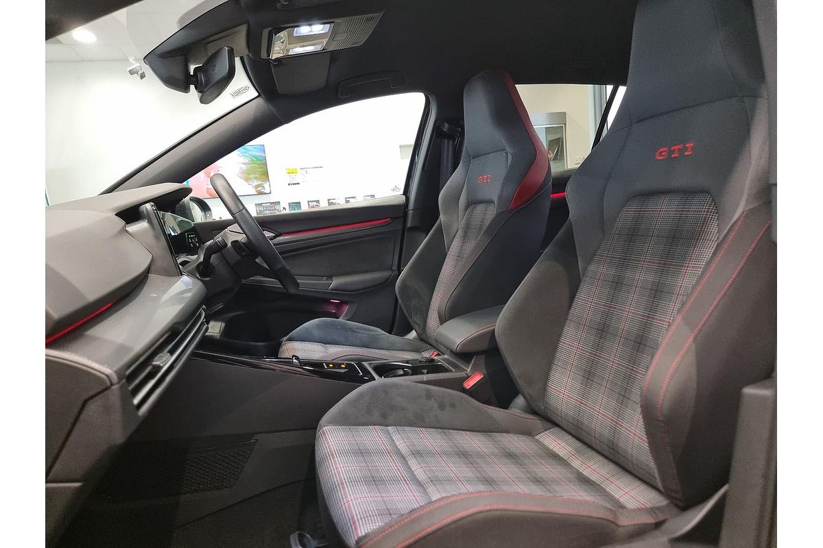 2022 Volkswagen Golf GTI 8