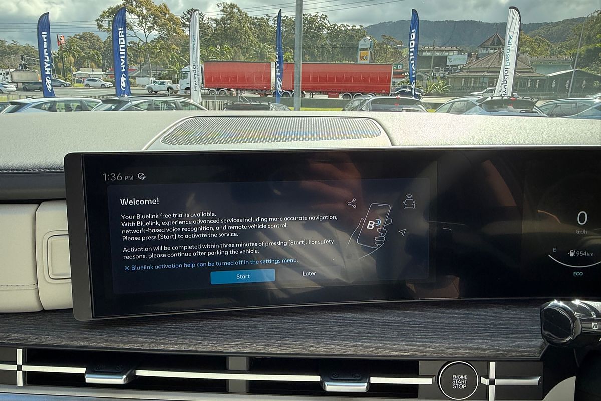 2025 Hyundai Santa Fe Hybrid Elite MX5.V1