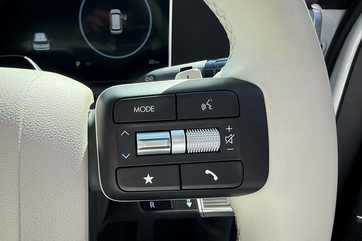 2025 Hyundai Santa Fe Hybrid Elite MX5.V1