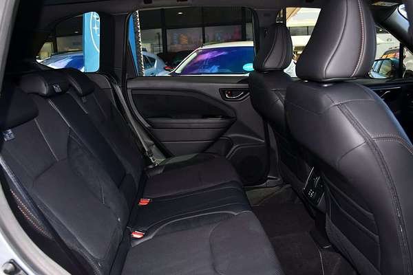 2025 Subaru Forester Hybrid Touring S6