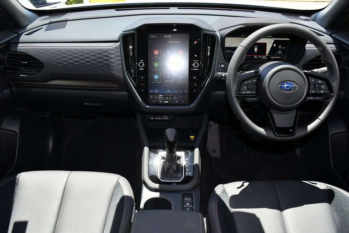 2025 Subaru Forester Hybrid Touring S6