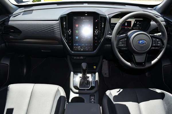 2025 Subaru Forester Hybrid Touring S6