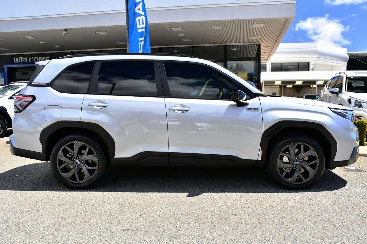 2025 Subaru Forester Hybrid Touring S6