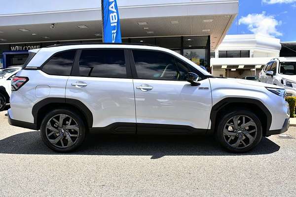 2025 Subaru Forester Hybrid Touring S6