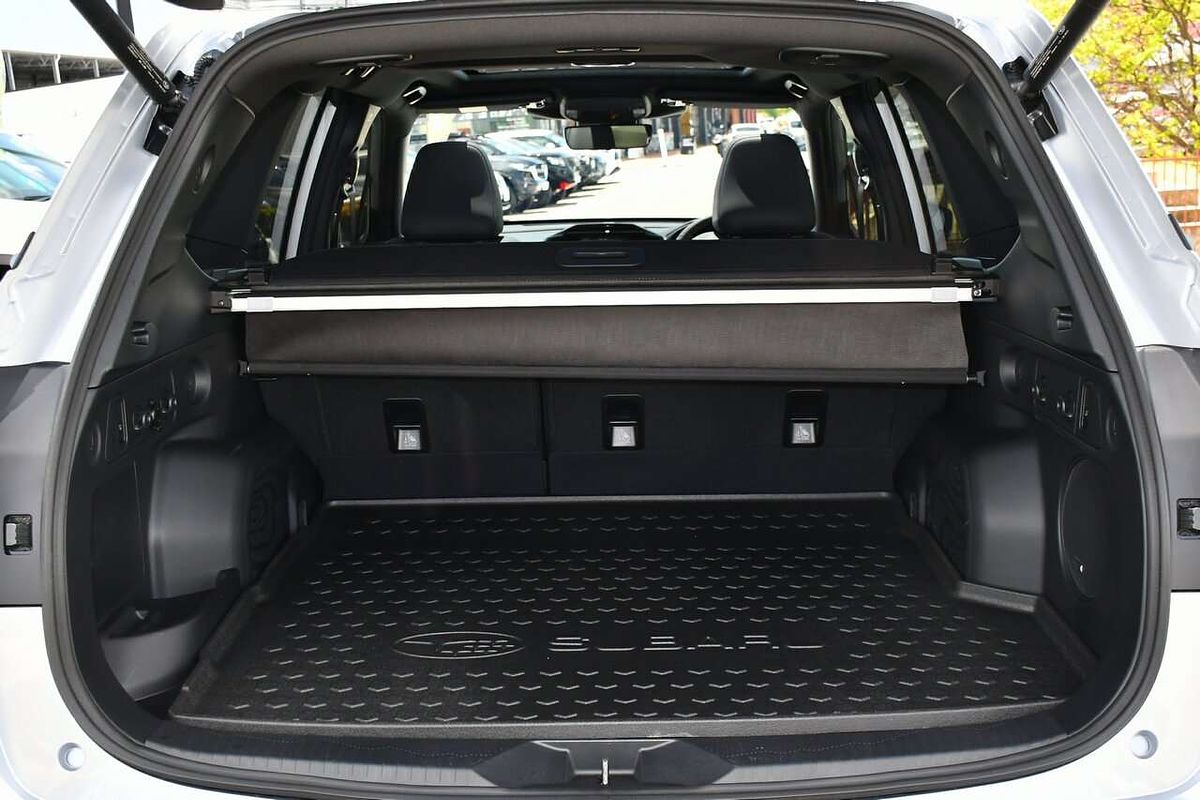 2025 Subaru Forester Hybrid Touring S6