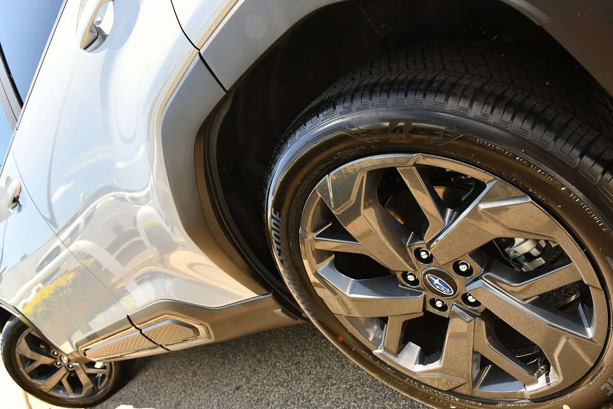 2025 Subaru Forester Hybrid Touring S6