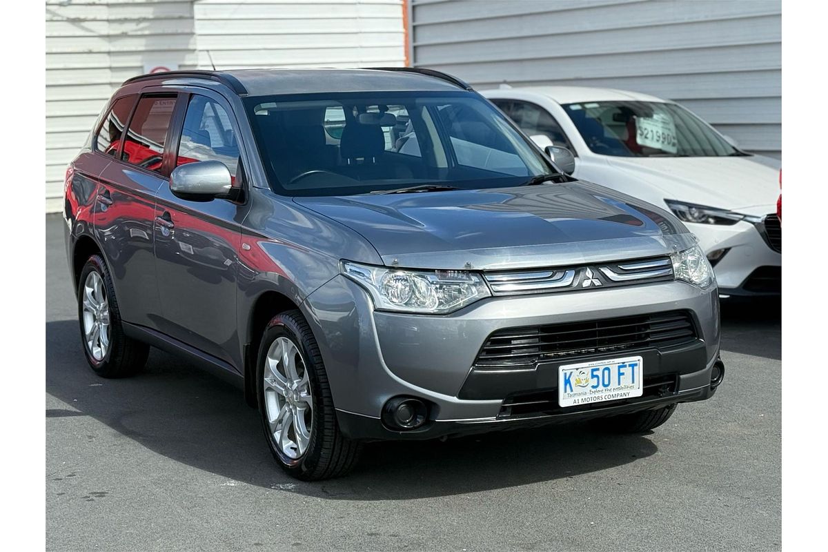 2013 Mitsubishi Outlander ES ZJ