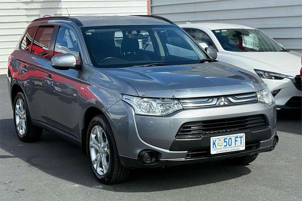 2013 Mitsubishi Outlander ES ZJ
