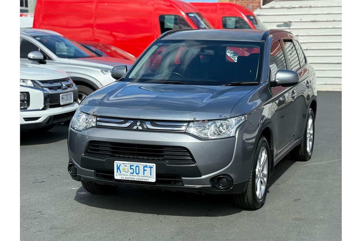 2013 Mitsubishi Outlander ES ZJ