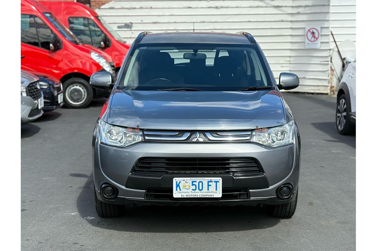 2013 Mitsubishi Outlander ES ZJ
