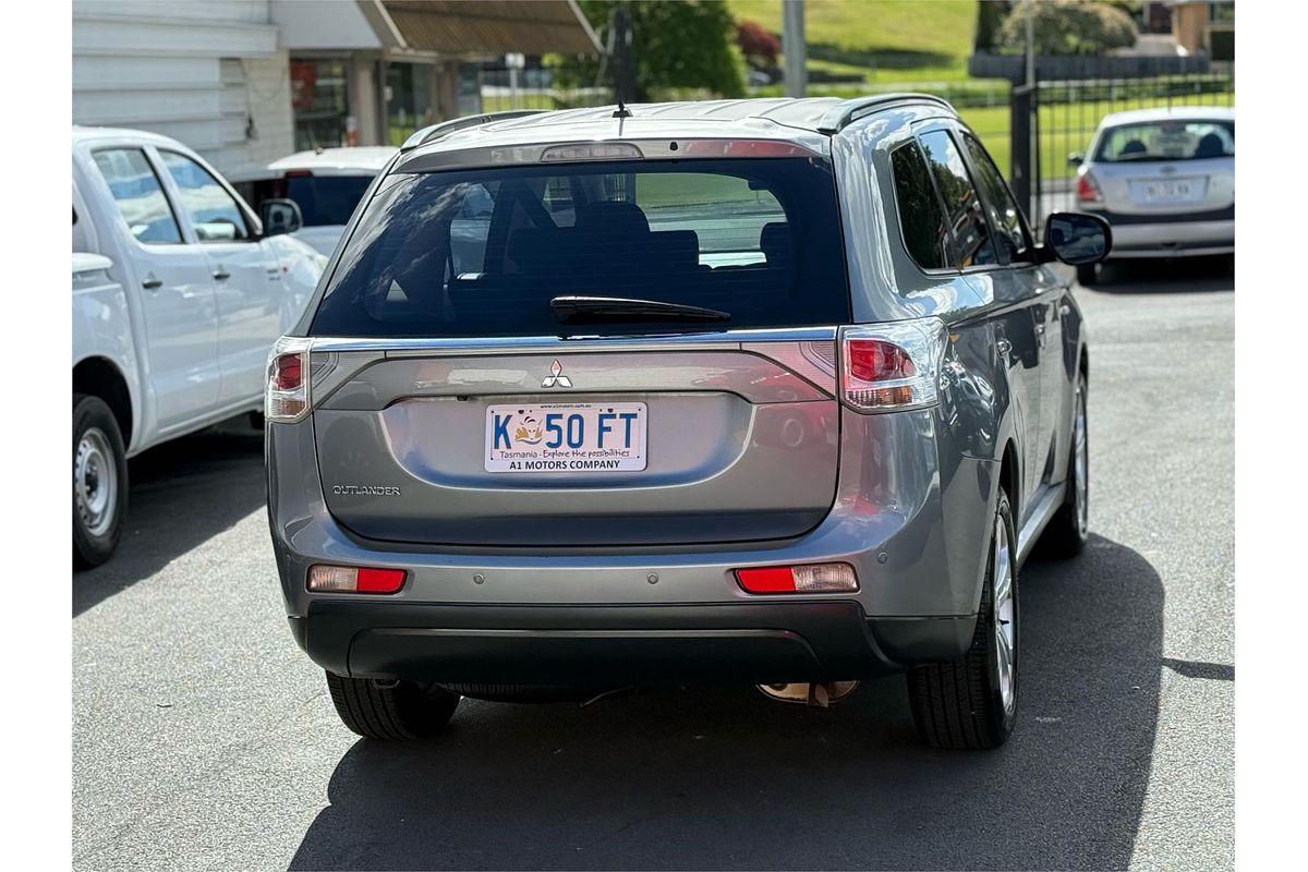 2013 Mitsubishi Outlander ES ZJ