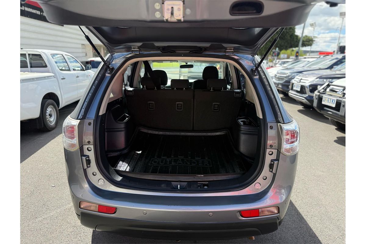 2013 Mitsubishi Outlander ES ZJ