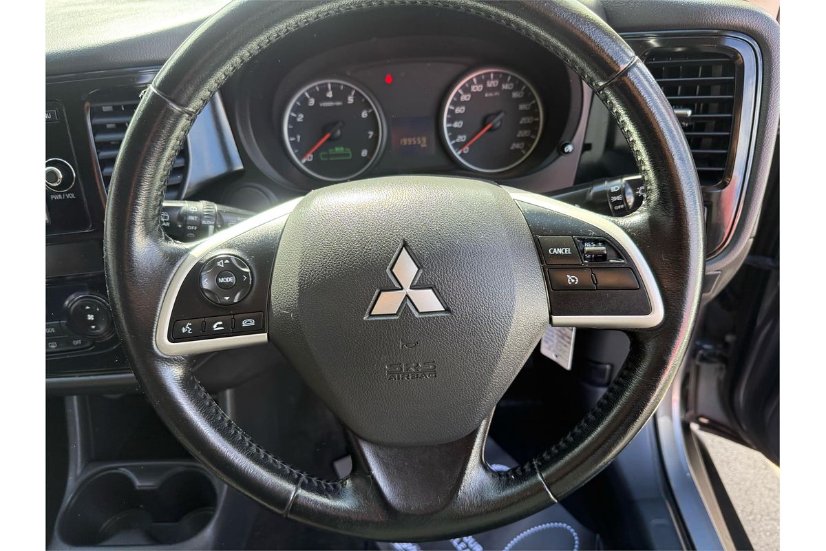 2013 Mitsubishi Outlander ES ZJ