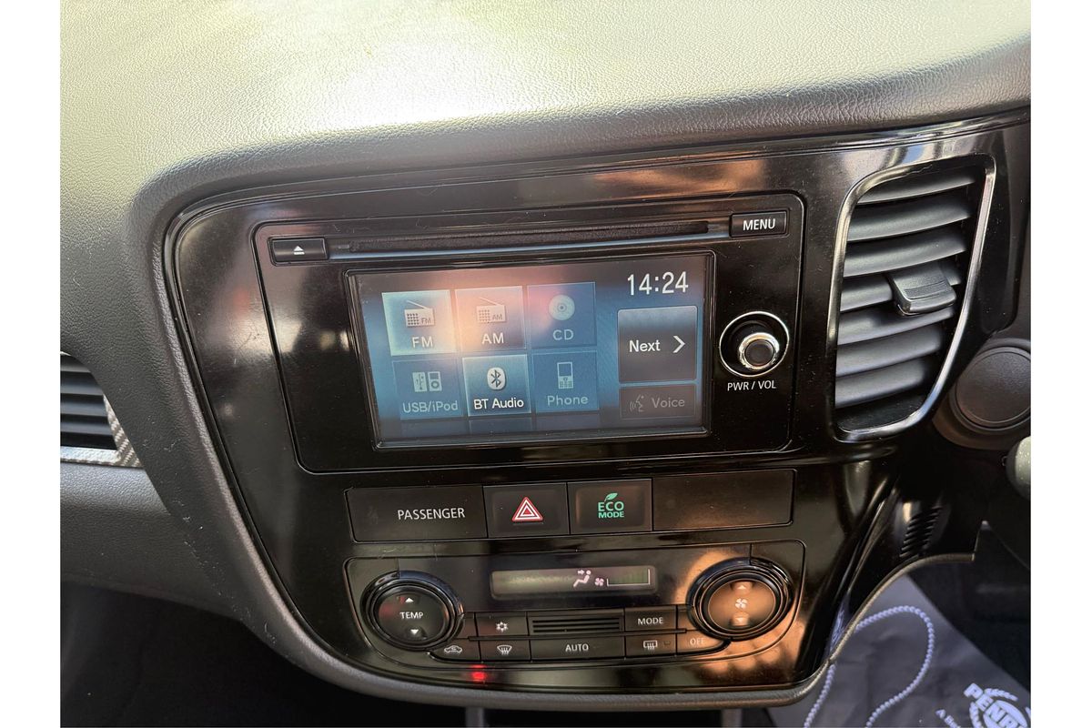 2013 Mitsubishi Outlander ES ZJ