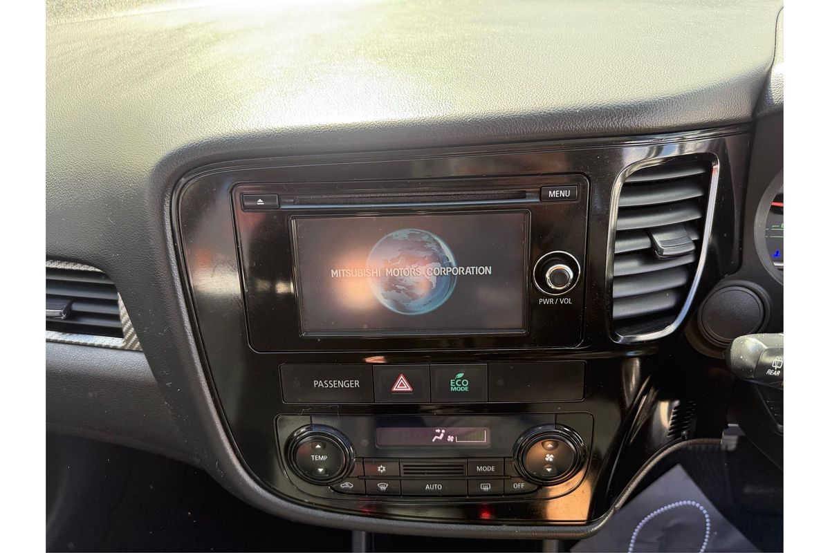 2013 Mitsubishi Outlander ES ZJ