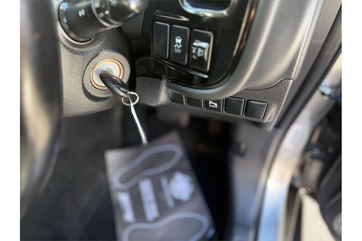 2013 Mitsubishi Outlander ES ZJ