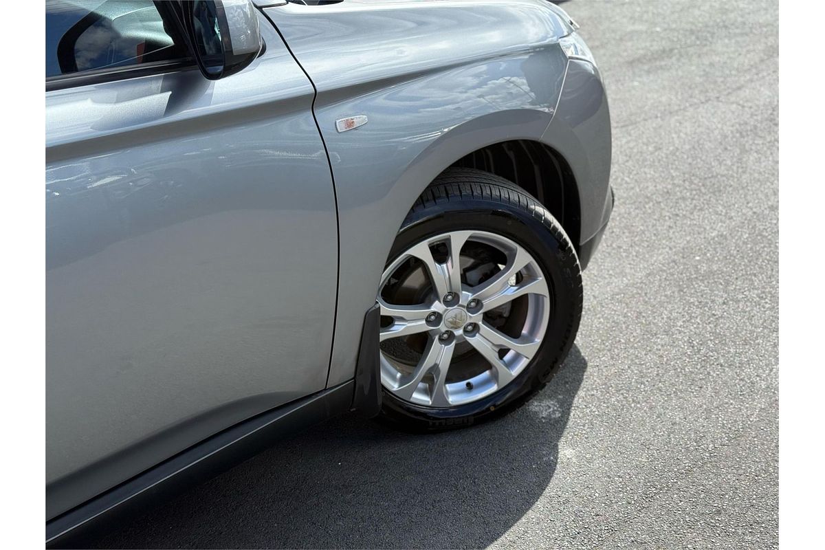 2013 Mitsubishi Outlander ES ZJ