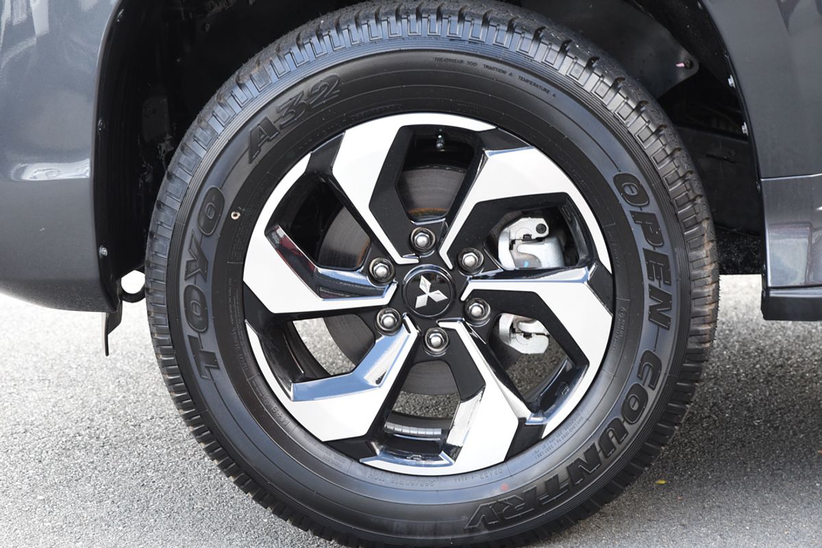 2025 Mitsubishi Pajero Sport Exceed QG