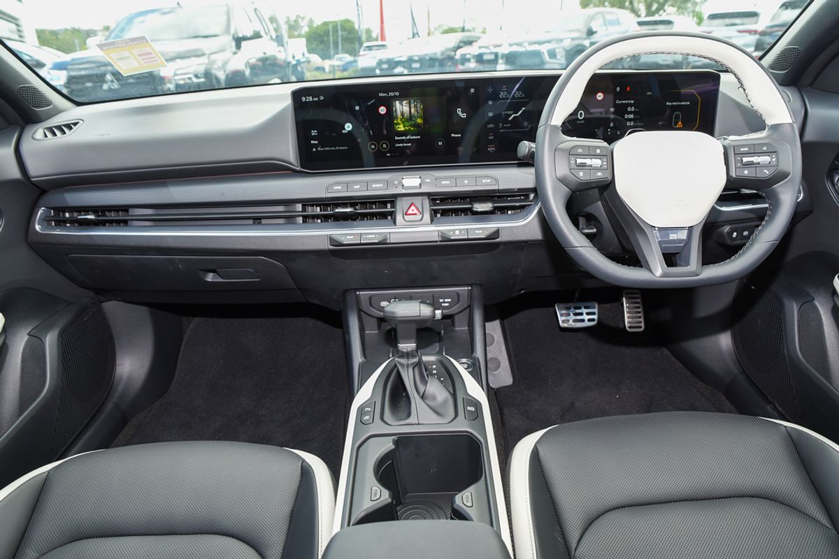 2025 Kia K4 GT-Line CL4m